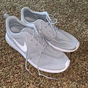 Nike Men’s Roshe One